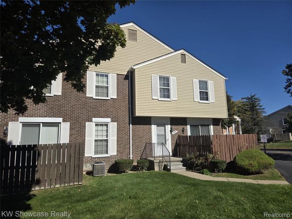 23476 Danberry Lane, Unit Court M, Novi, Mi 48375