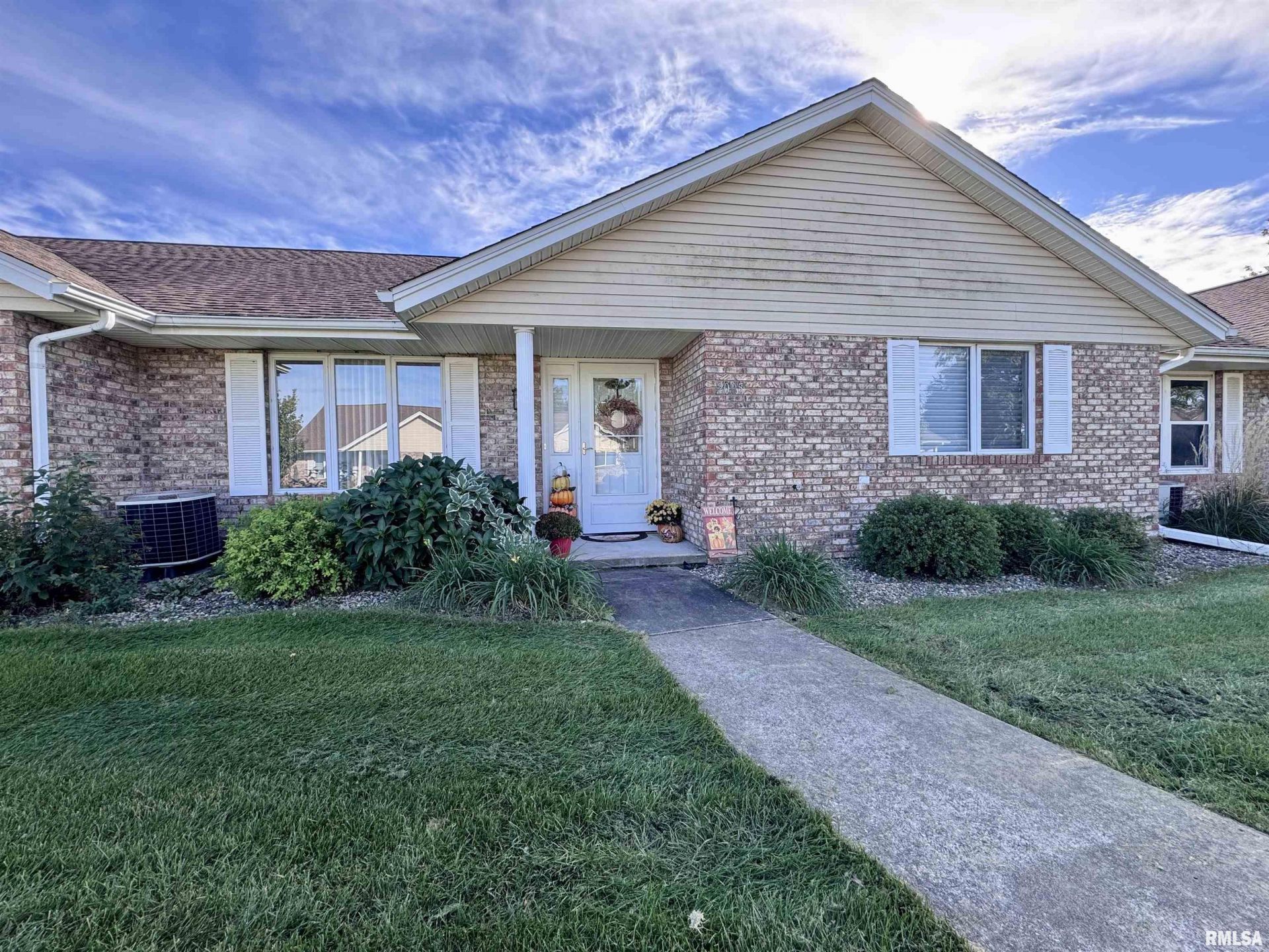 2005 S Madison Street, Macomb, IL 61455 Main Photo