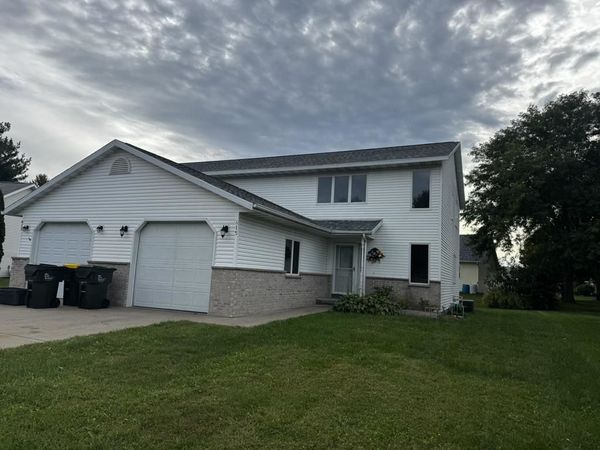 615 Eagle Crest Court, Prairie du Sac, WI 53578