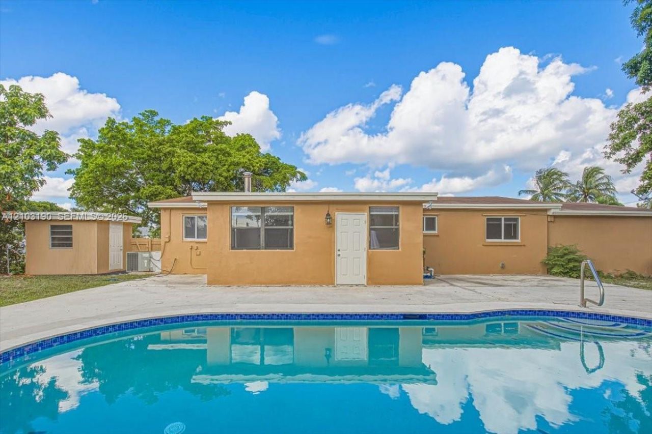 3932 NW 39th Ave , Lauderdale Lakes, FL 33309 Photo