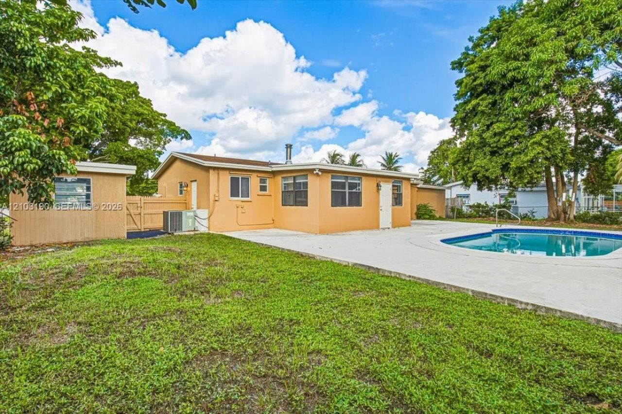 3932 NW 39th Ave , Lauderdale Lakes, FL 33309 Photo
