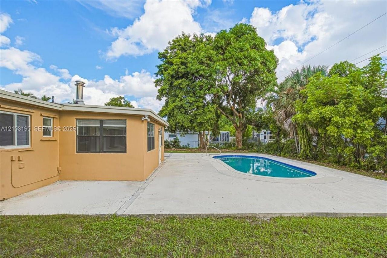 3932 NW 39th Ave , Lauderdale Lakes, FL 33309 Photo