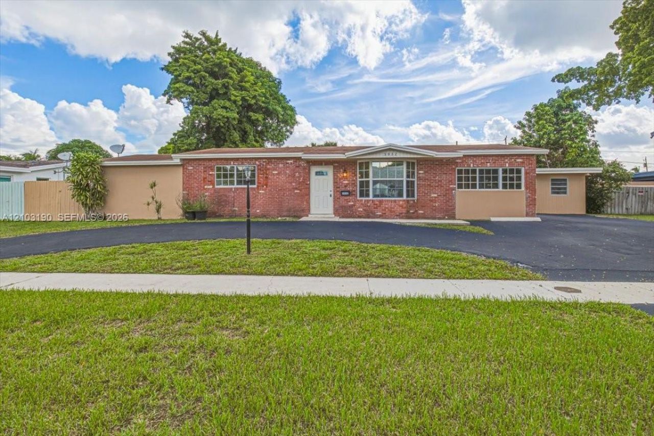 3932 NW 39th Ave , Lauderdale Lakes, FL 33309 Photo