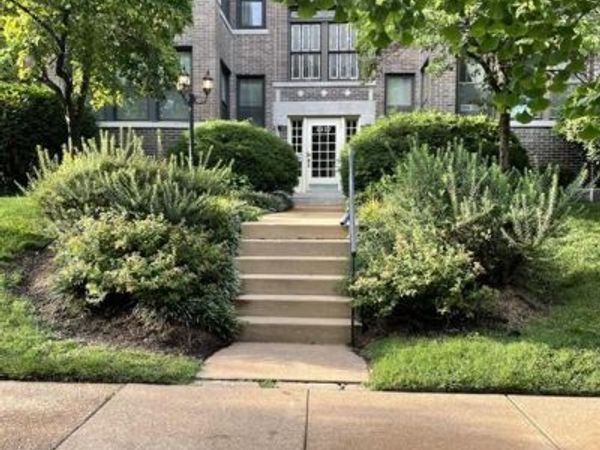 5527 Waterman Boulevard , Unit 1E, St Louis, MO 63112