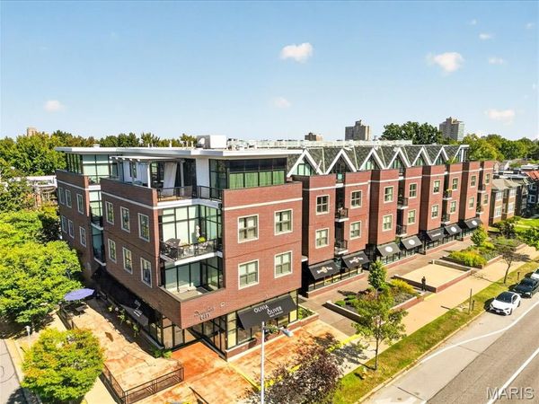 6451 Clayton Road, Unit 405, Clayton, MO 63117