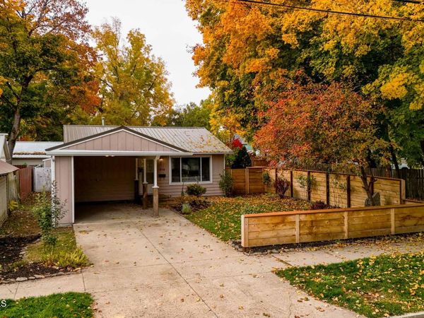 216 S 4th Ave, Sandpoint, ID 83864