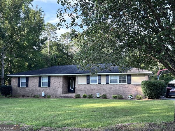 94 E Bruce Street, Mcrae-Helena, GA 31055