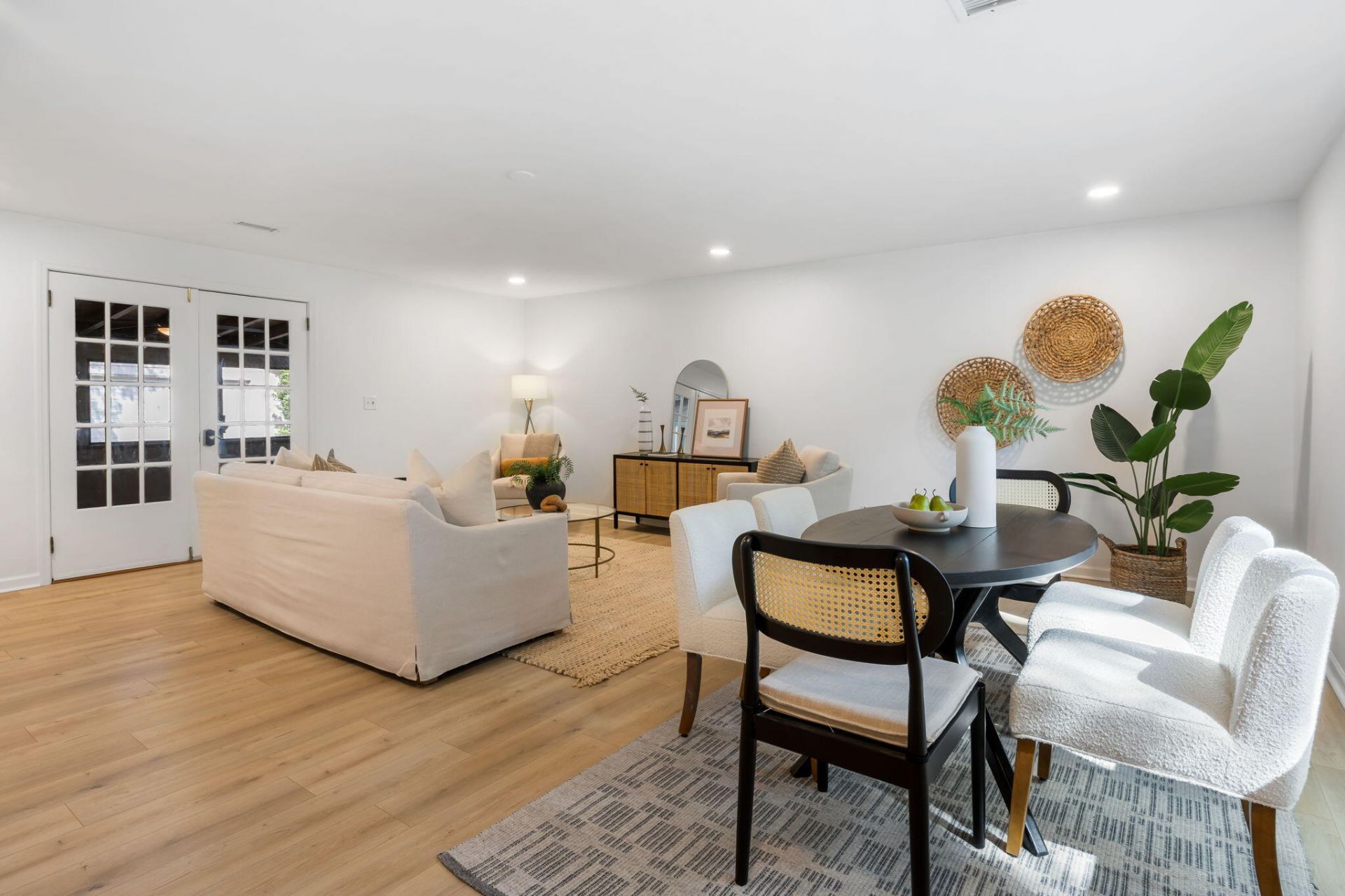 1512 Newbury Street Photo 11