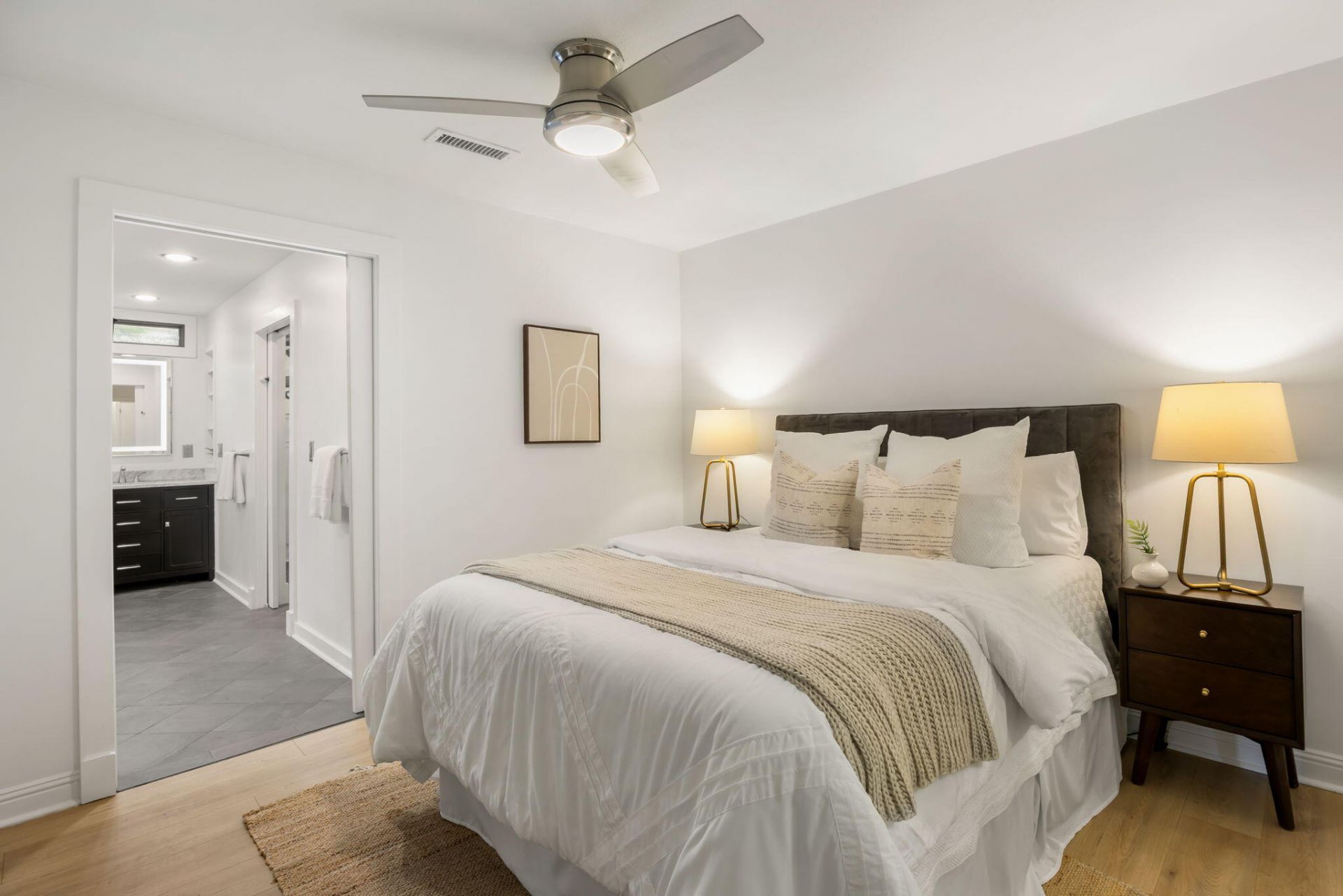 1512 Newbury Street Photo 13