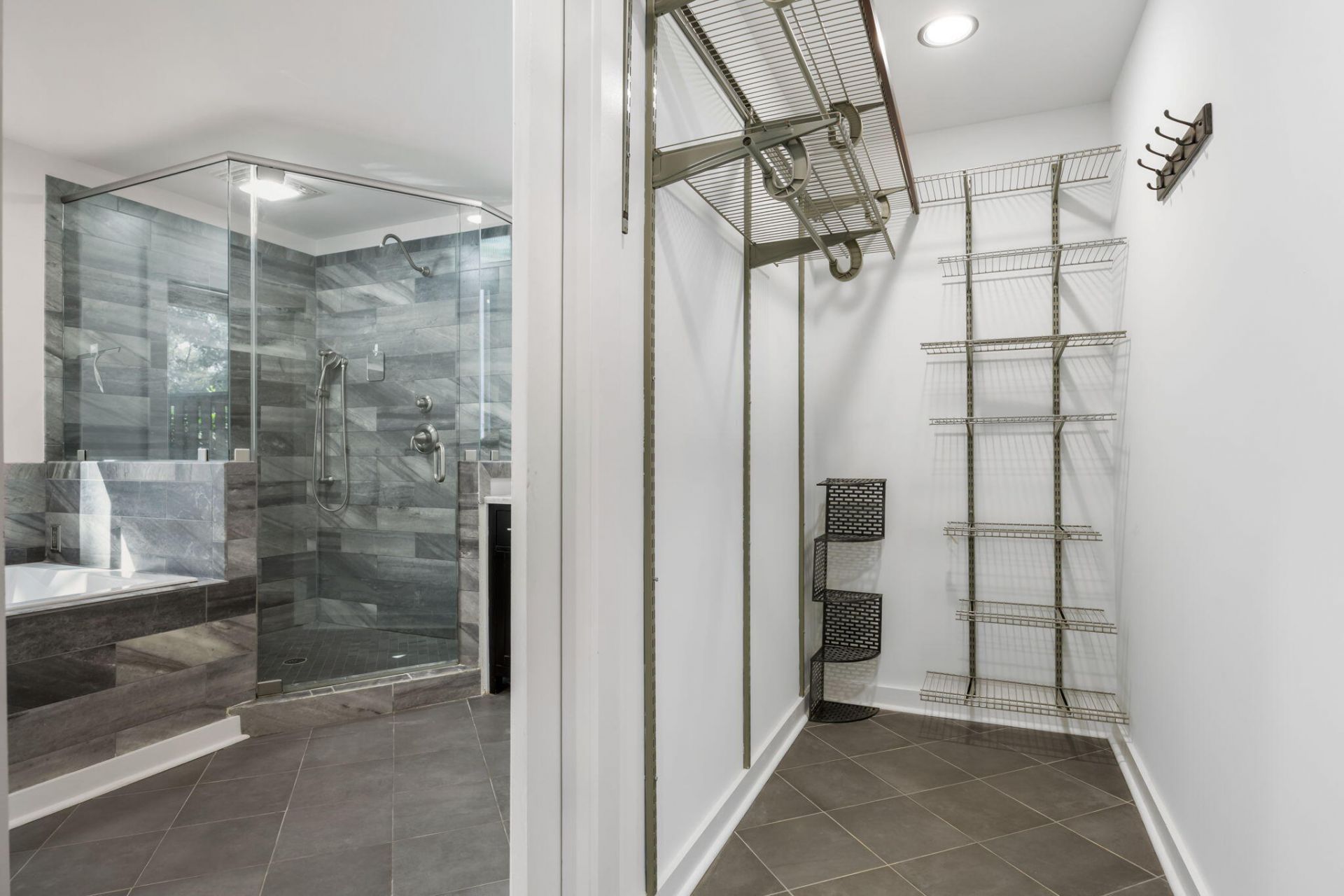 1512 Newbury Street Photo 16