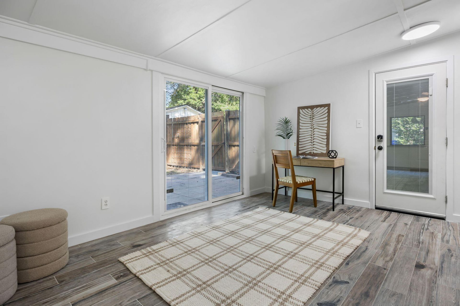 1512 Newbury Street Photo 17