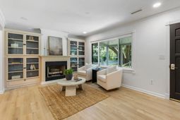1512 Newbury Street photo 4