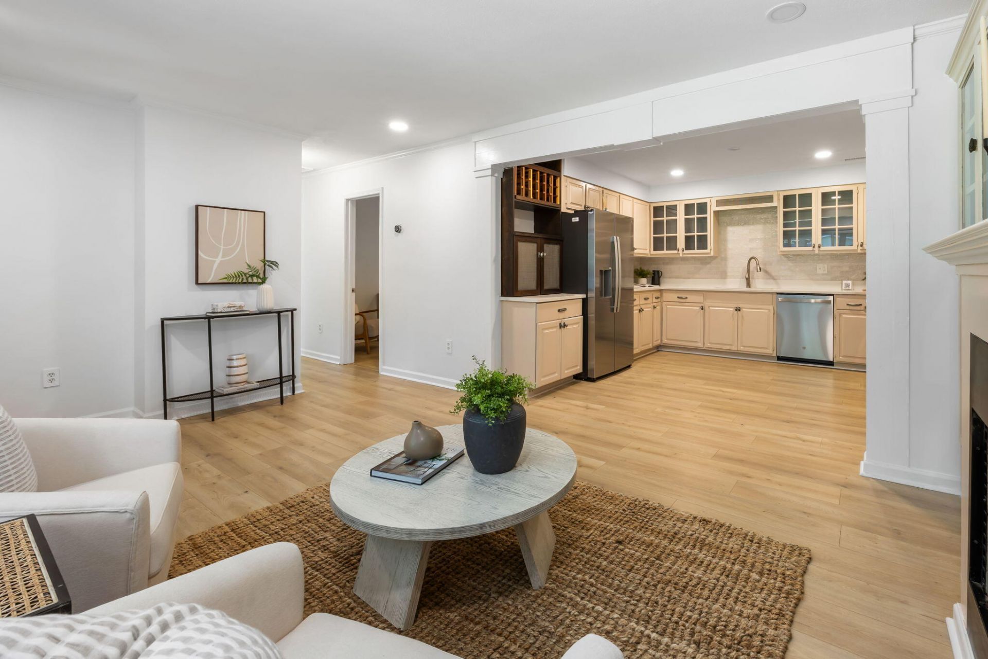 1512 Newbury Street Photo 5