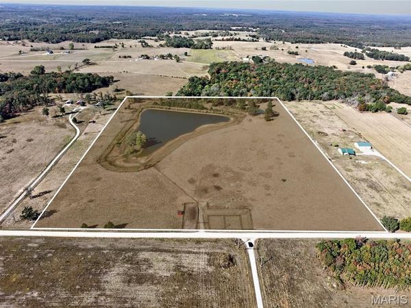 22851 McClurg Drive, Lebanon, MO 65536