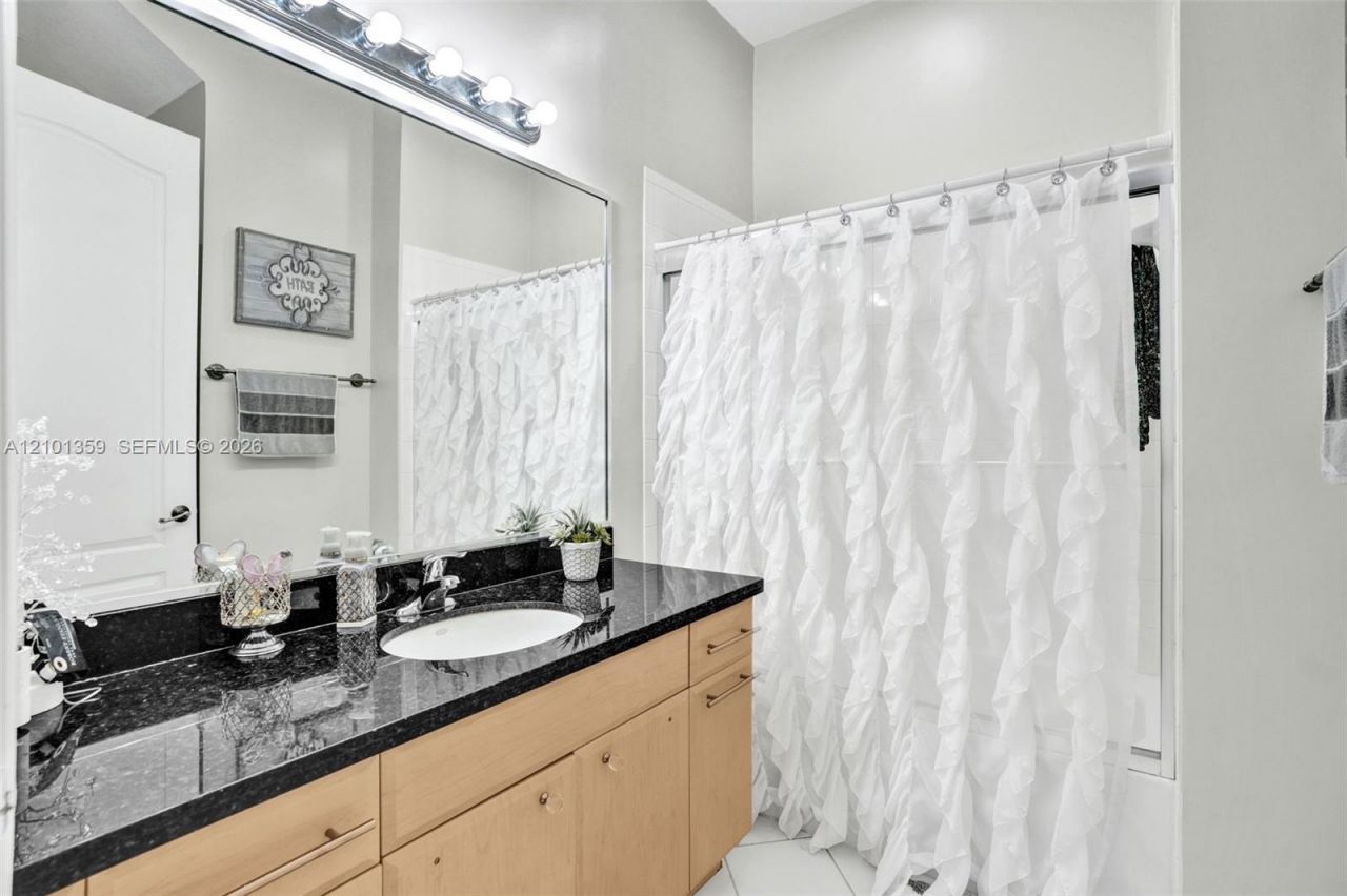 859 SW 147th Ter , Pembroke Pines, FL 33027 Photo