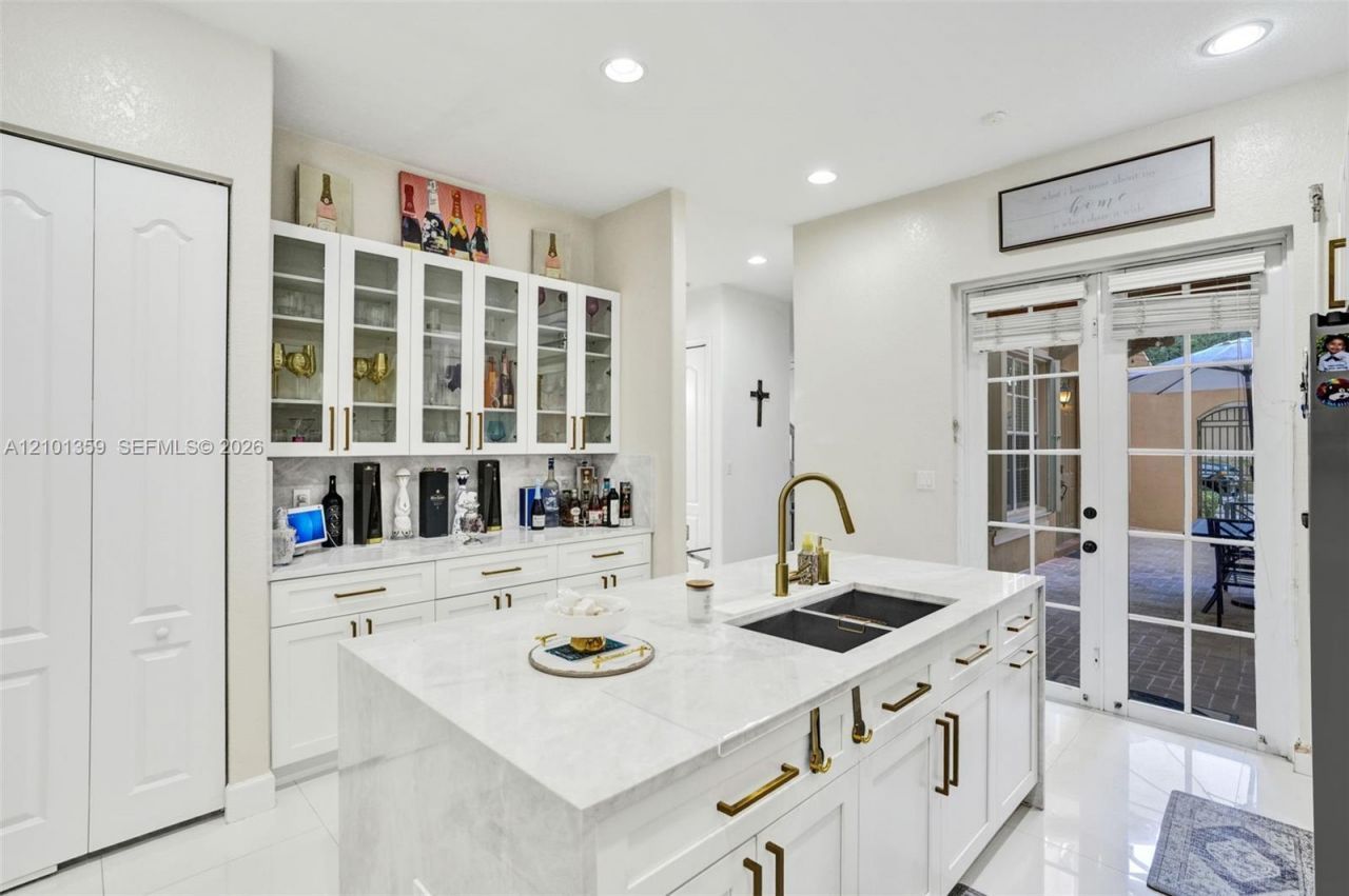 859 SW 147th Ter , Pembroke Pines, FL 33027 Photo