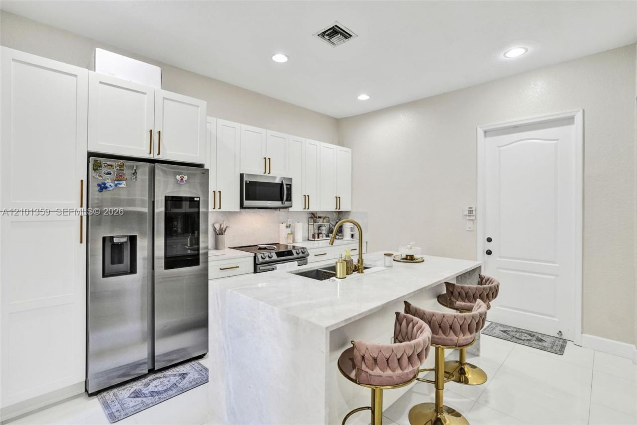 859 SW 147th Ter , Pembroke Pines, FL 33027 Photo