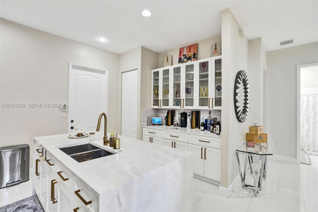 859 SW 147th Ter , Pembroke Pines, FL 33027 Photo