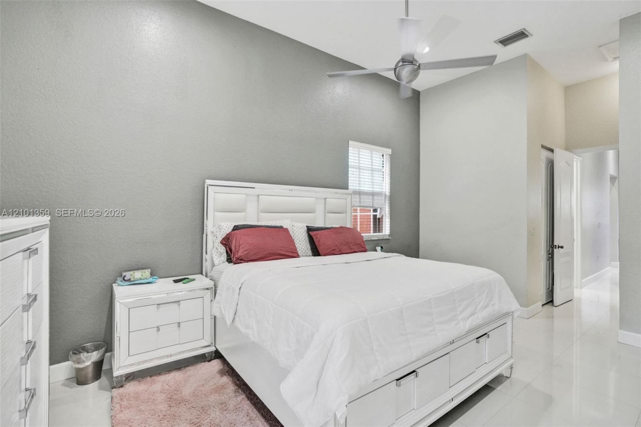 859 SW 147th Ter , Pembroke Pines, FL 33027 Photo