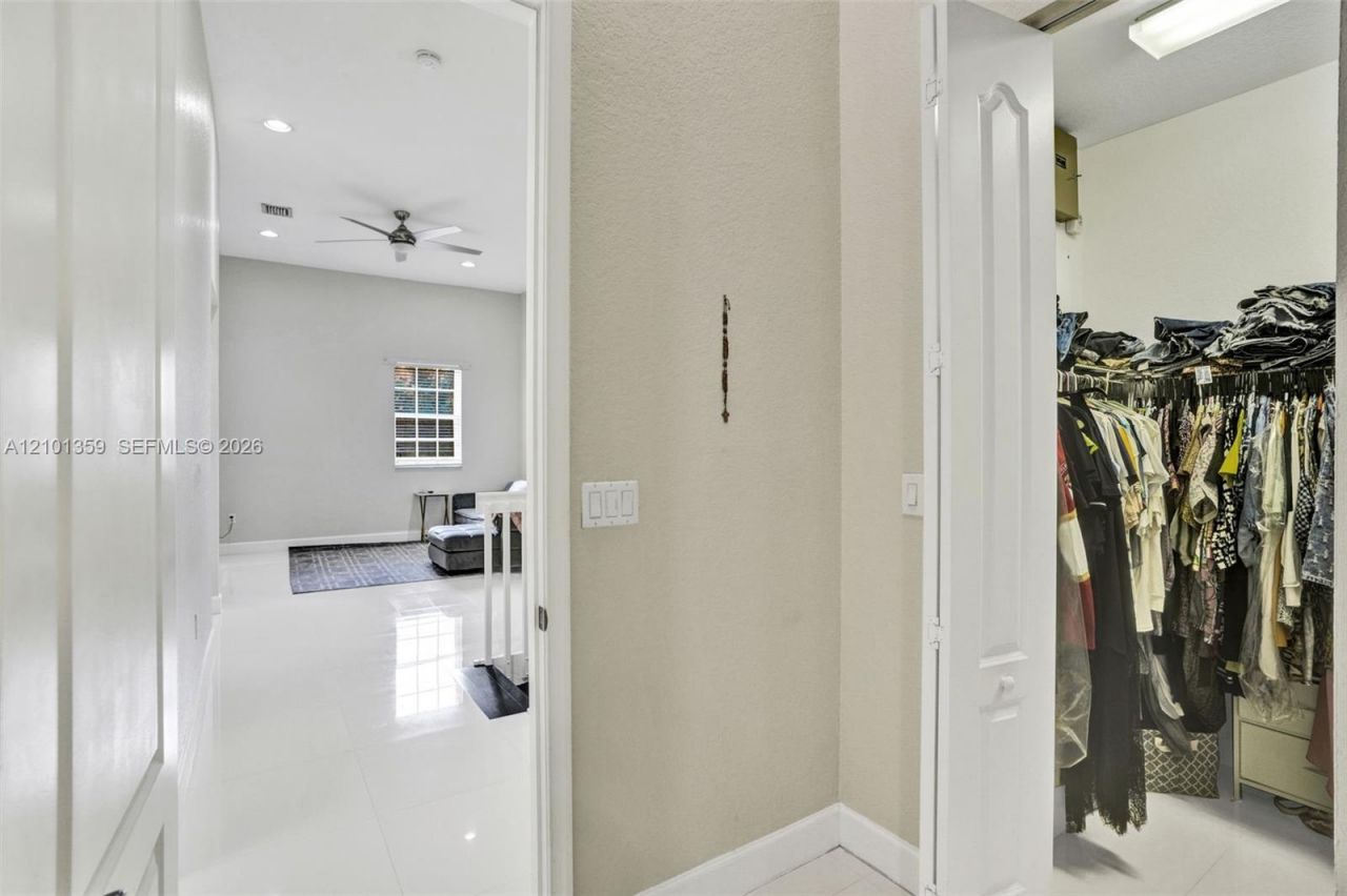 859 SW 147th Ter , Pembroke Pines, FL 33027 Photo