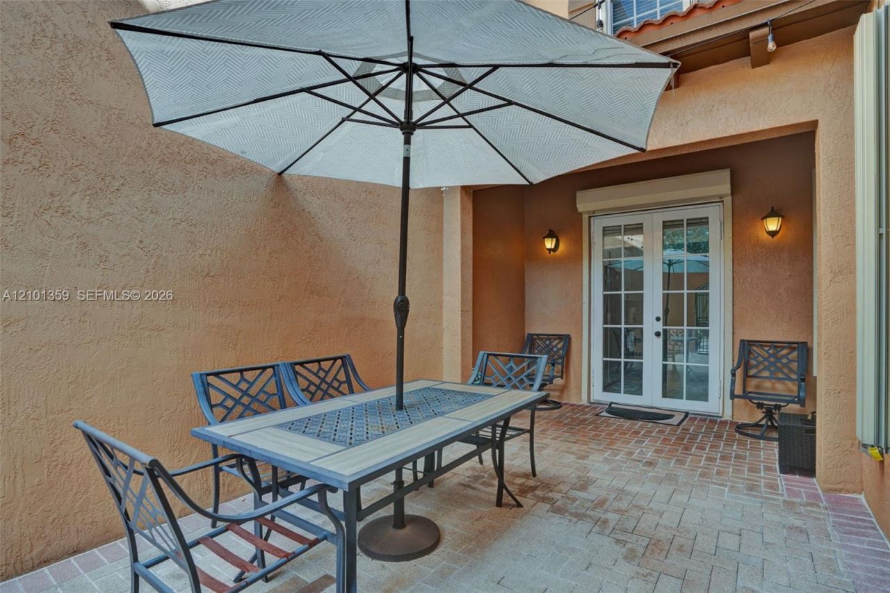 859 SW 147th Ter , Pembroke Pines, FL 33027 Photo