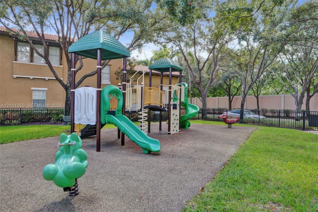 859 SW 147th Ter , Pembroke Pines, FL 33027 Photo