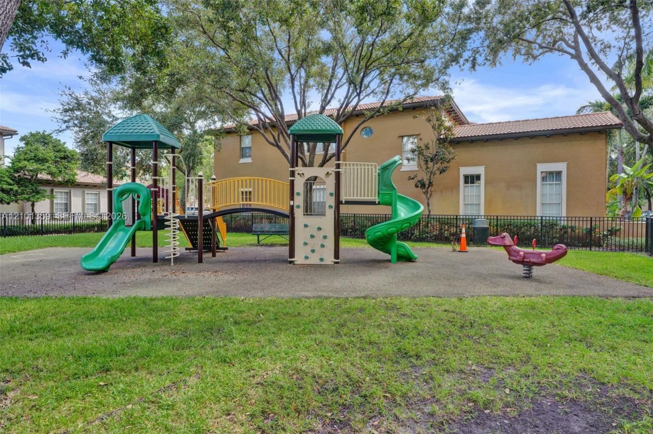 859 SW 147th Ter , Pembroke Pines, FL 33027 Photo