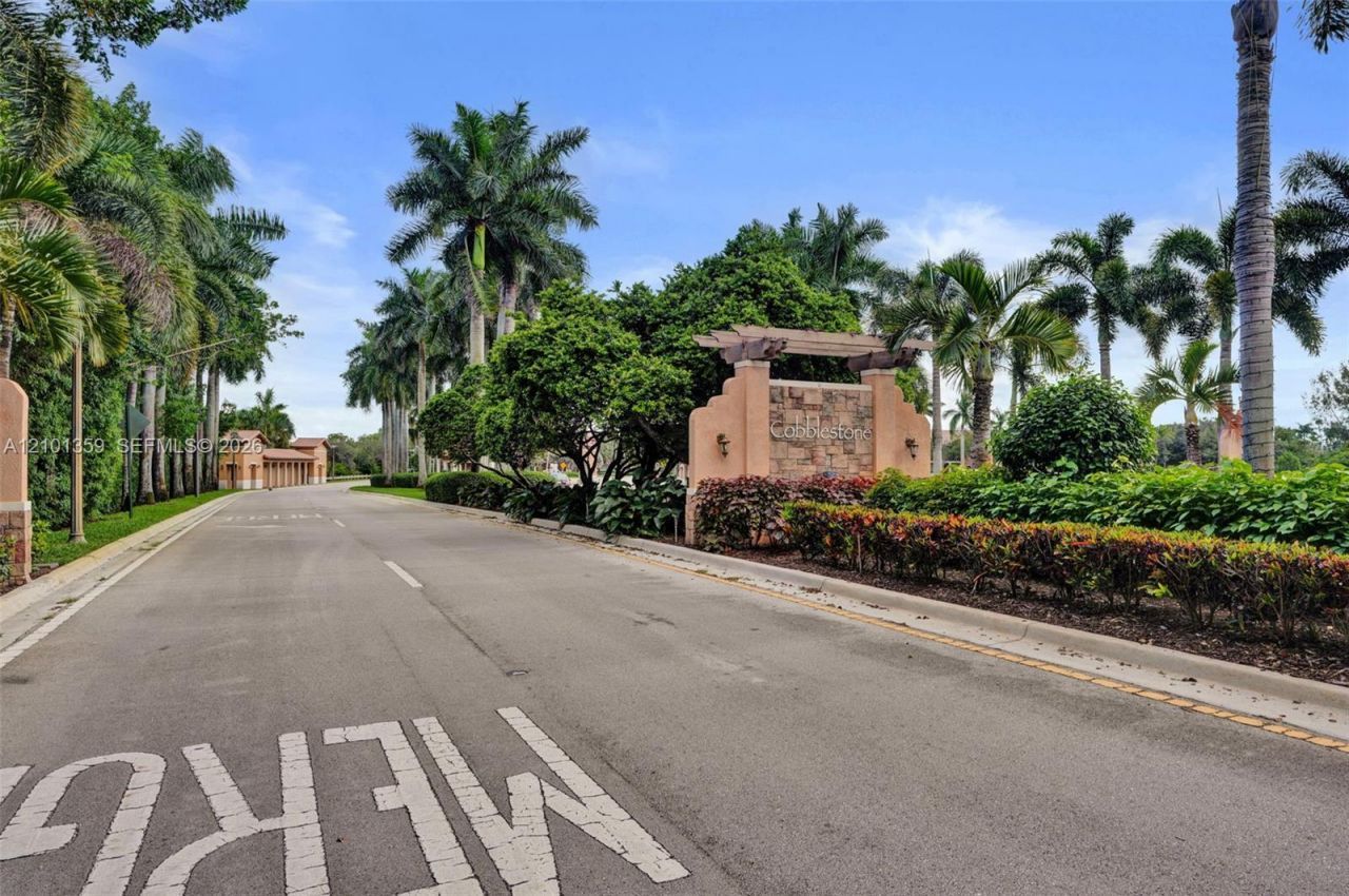 859 SW 147th Ter , Pembroke Pines, FL 33027 Photo