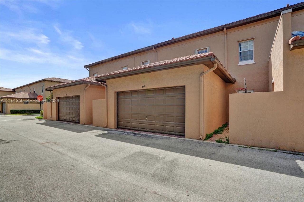 859 SW 147th Ter , Pembroke Pines, FL 33027 Photo
