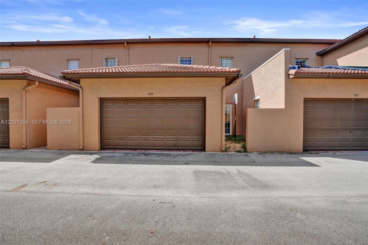 859 SW 147th Ter , Pembroke Pines, FL 33027 Photo