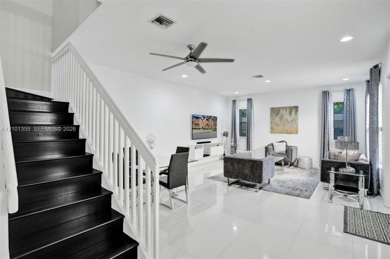 859 SW 147th Ter , Pembroke Pines, FL 33027 Photo