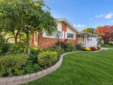 939 Deering Street, Garden, Mi 48135