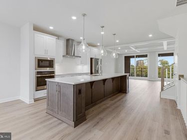 5961 LOOKOUT AVENUE , Unit 201, ALEXANDRIA, VA 22304