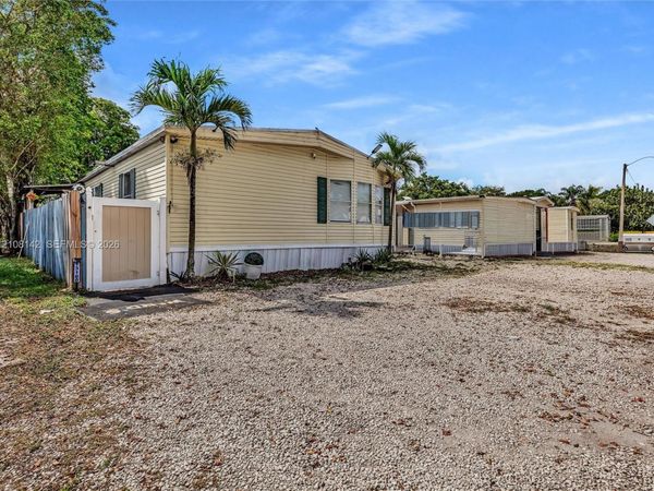 13180 SW 8th St , Davie, FL 33325