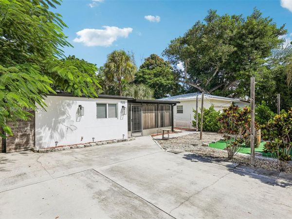 905 NE 5th St , Pompano Beach, FL 33060