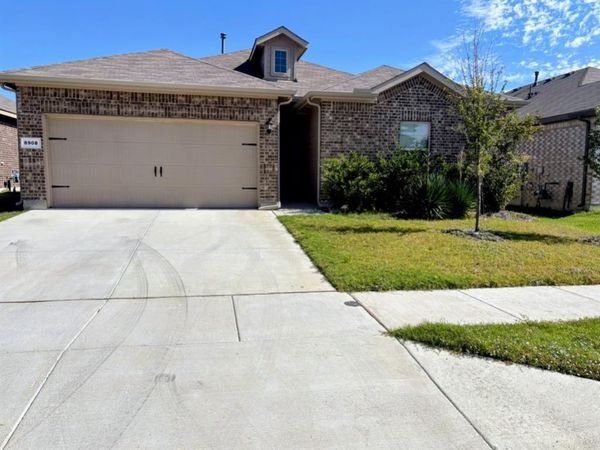 8908 BOULDER OAK Boulevard, Fort Worth, TX 76131