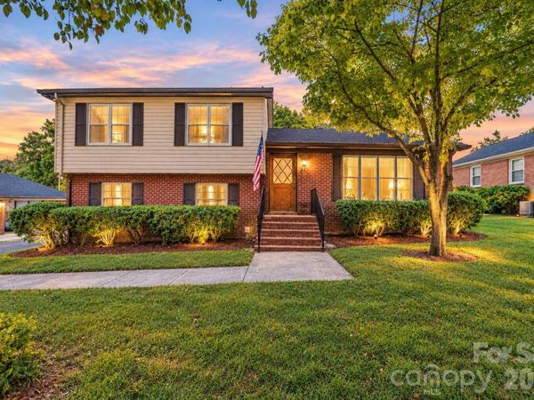 13519 Four Oaks Lane, Matthews, NC 28105