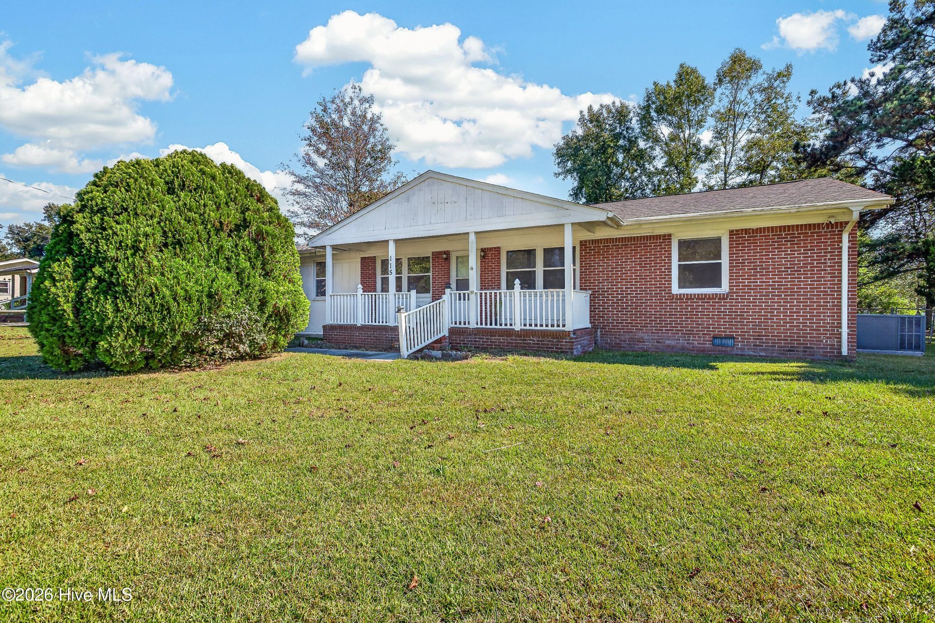 115 Shamrock Drive, Jacksonville, NC 28540 Main Photo