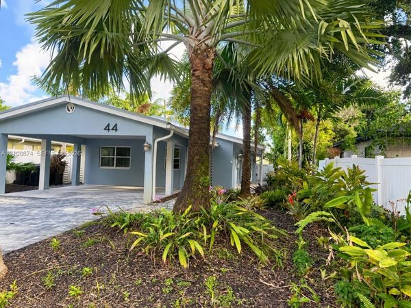 44 NE 16th Ct, Fort Lauderdale, FL 33305