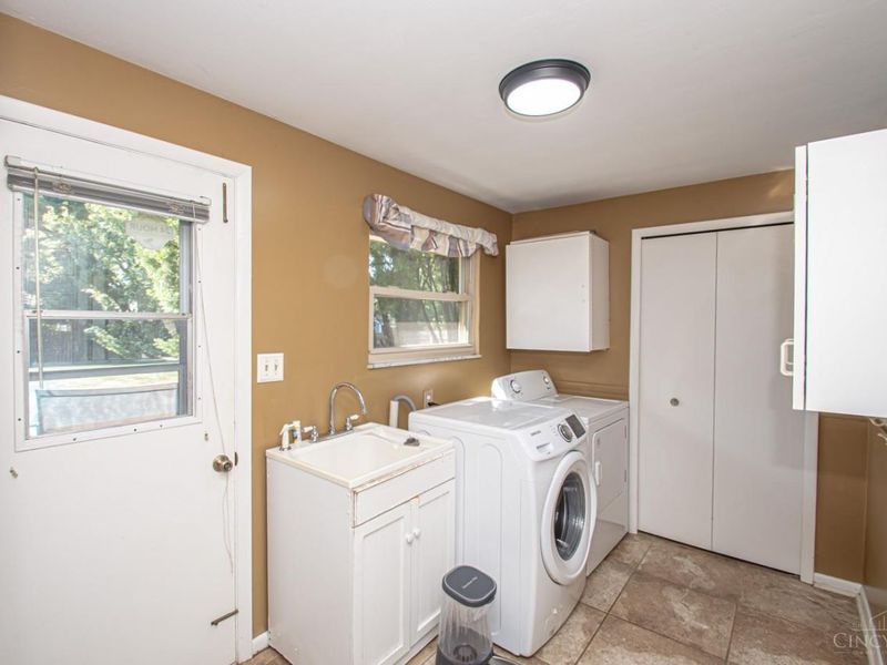 1200 Heathshire Drive, Centerville, OH 45459 Photo 12