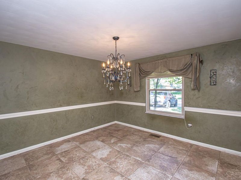 1200 Heathshire Drive, Centerville, OH 45459 Photo 5