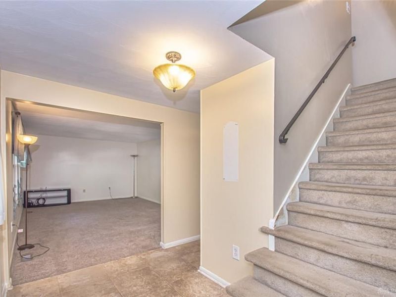 1200 Heathshire Drive, Centerville, OH 45459 Photo 3