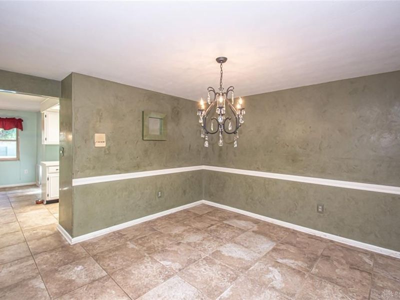 1200 Heathshire Drive, Centerville, OH 45459 Photo 4