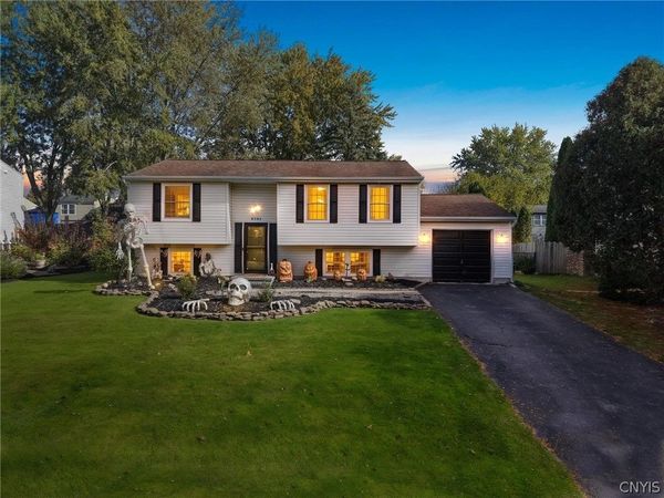 8384 Azimuth Drive, Baldwinsville, NY 13027