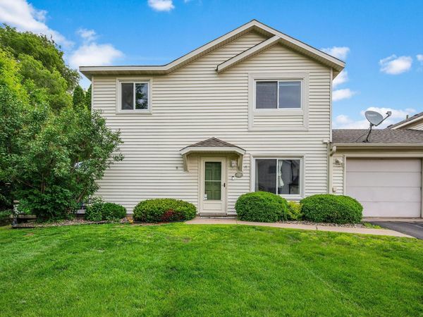1521 Clemson Drive, Unit B, Eagan, MN 55122