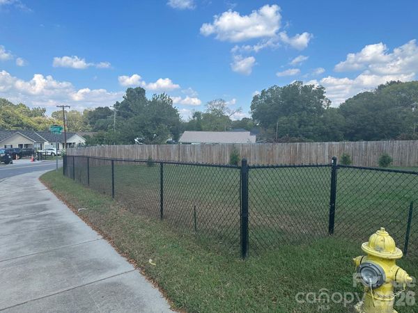 821 Hoskins Road , Charlotte, NC 28208