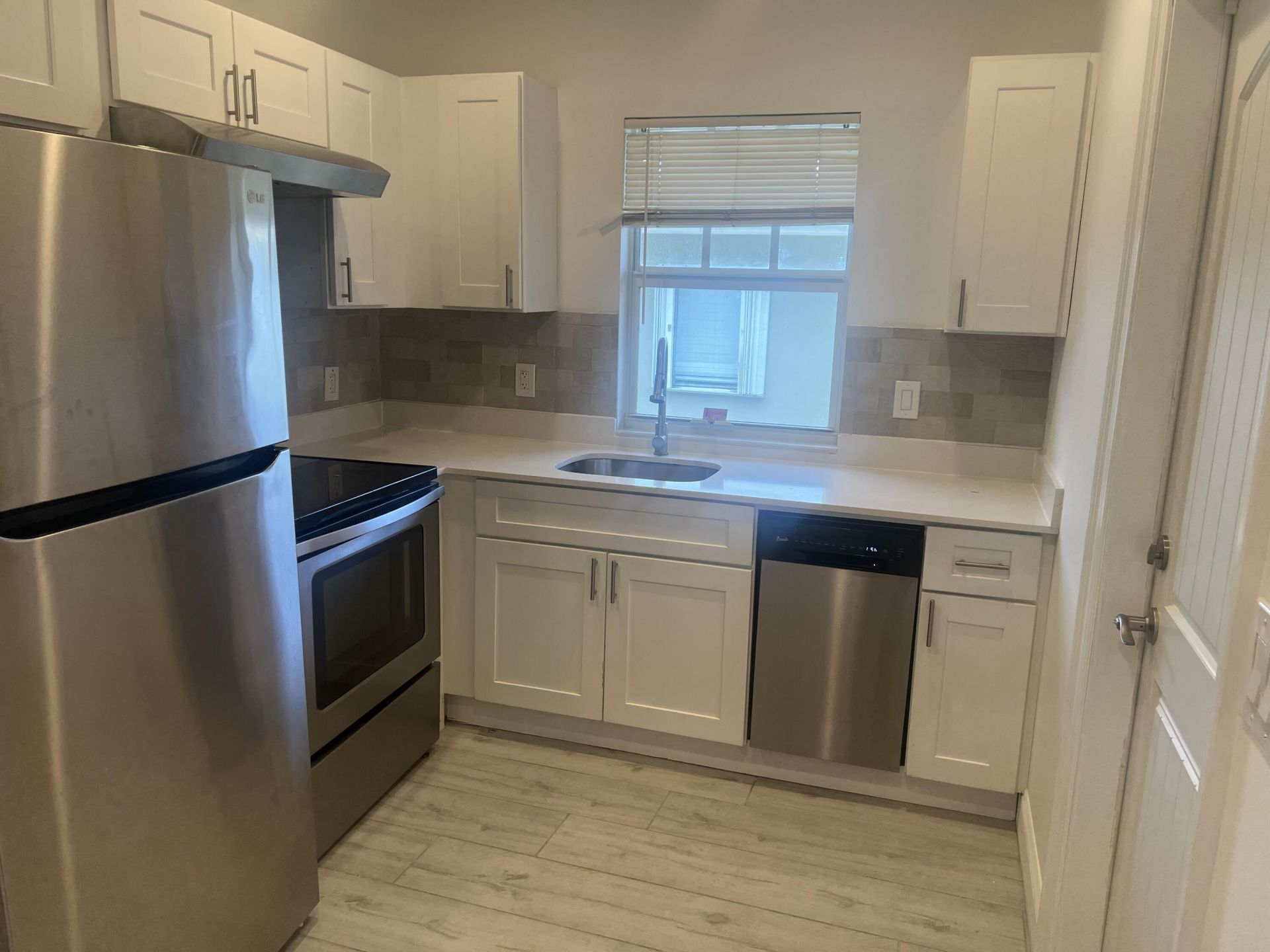 407 S Lakeside Drive, Unit F, Lake Worth Beach, FL 33460 Photo