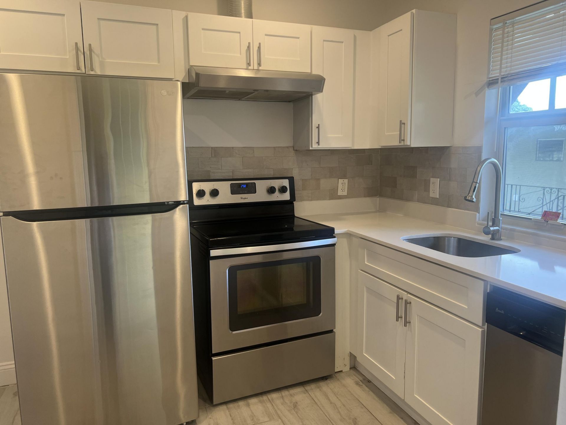407 S Lakeside Drive, Unit F, Lake Worth Beach, FL 33460 Photo