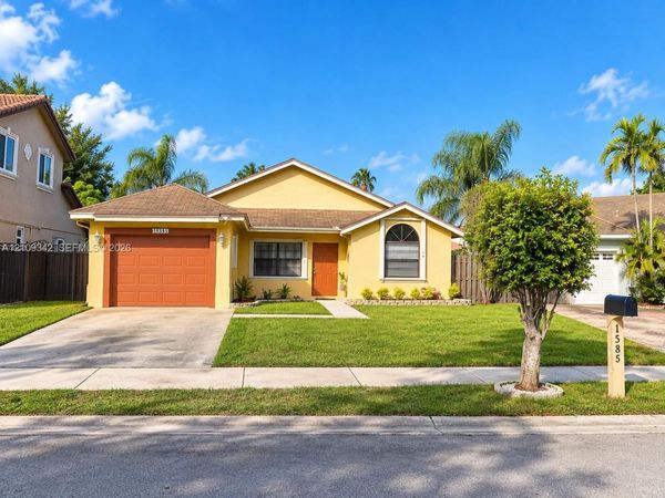 15385 SW 57th Ter, Miami, FL 33193