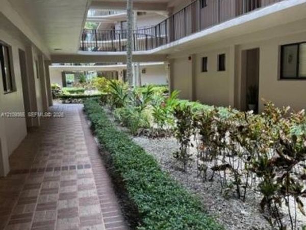 Unit 108, Miami, FL 33183